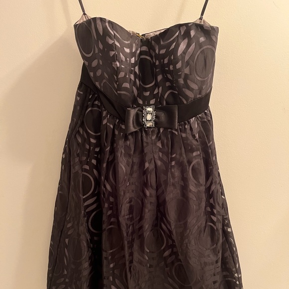 Strapless Black and Silver Cocktail Dress size 6 - Picture 3 of 12